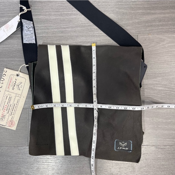NWT J.FOLD Men’s Messenger Bag SHOULDERED Brown Leather Crossbody White Stripe - Picture 14 of 16